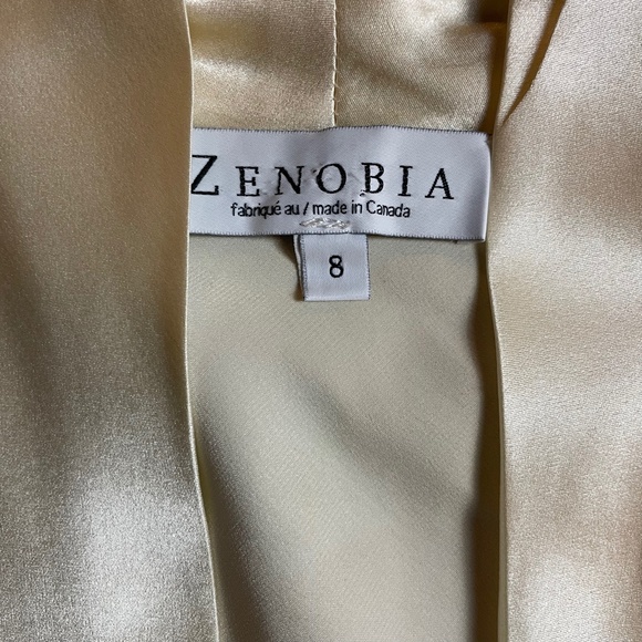 [8] ZENOBIA Satin Silky Sleeveless Blouse in Creamy Ivory Color - Picture 4 of 5